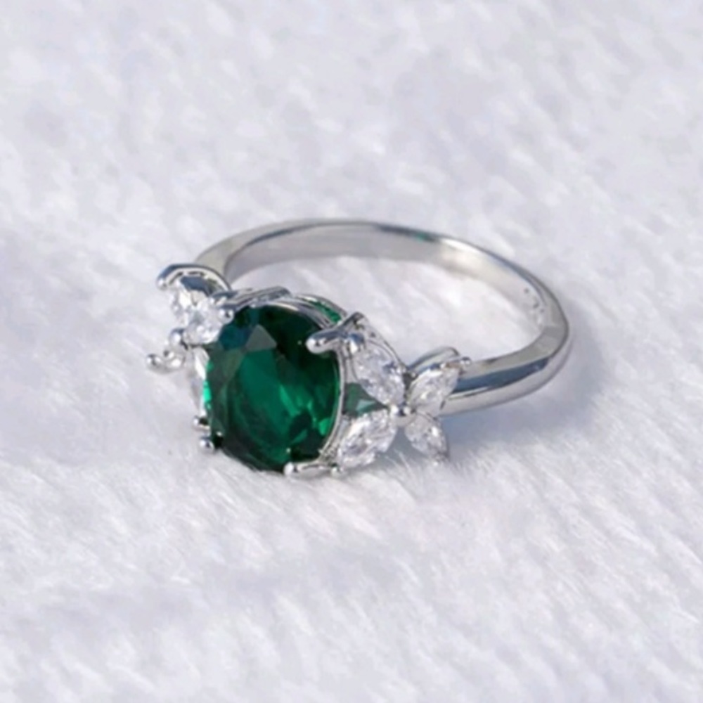 women 925 sterling silver oval cut emerald ring - Picture 4 of 4